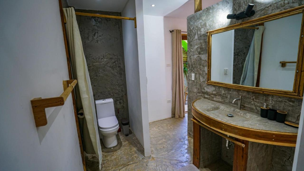 Serenity Hotel 爱妮岛 外观 照片